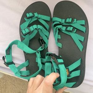 women teva sandals